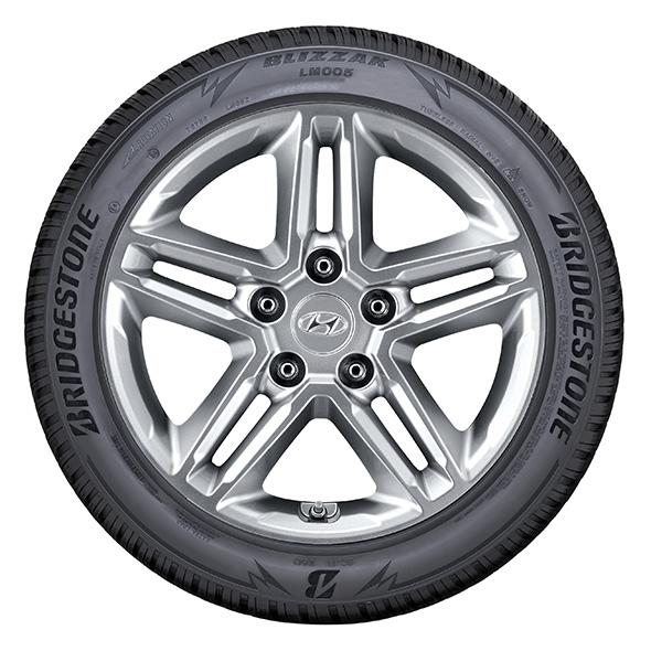 Bridgestone BLIZZAK LM005