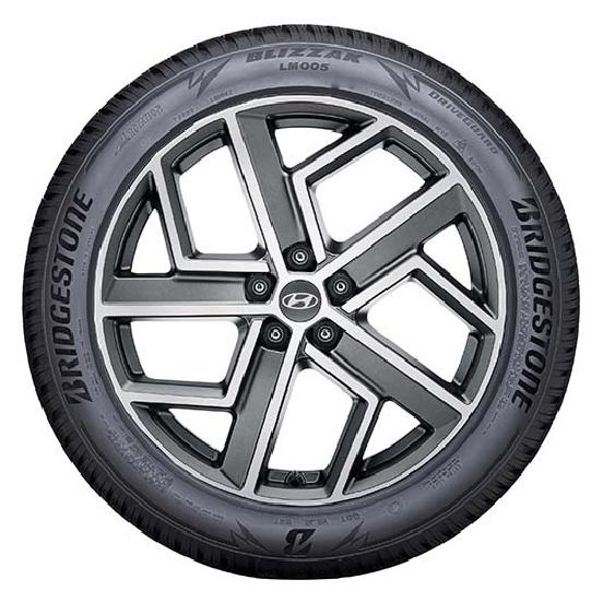 Bridgestone BLIZZAK LM005